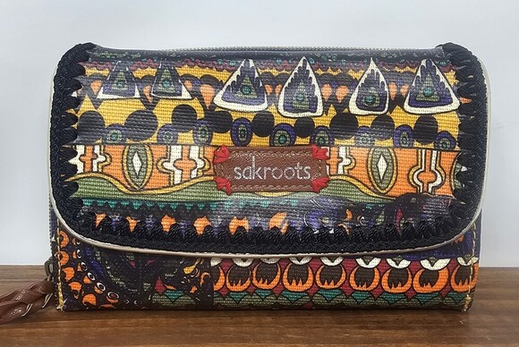 Sakroots Handbags - Sakroots Women's Boho Artist Circle XL Wallet Trifold Zip Around Clutch NWOT